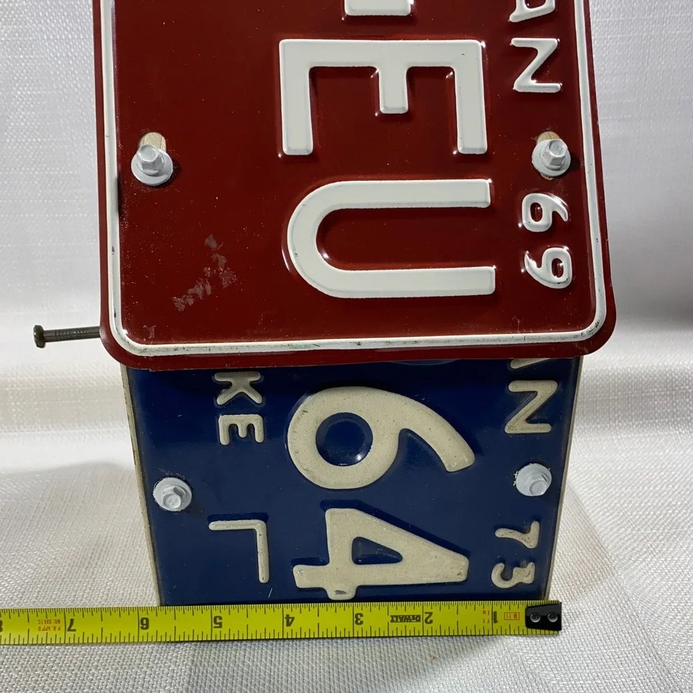 Handmade Vintage Michigan License Plate Birdhouse Cedar Wood Rustic Garden 1969